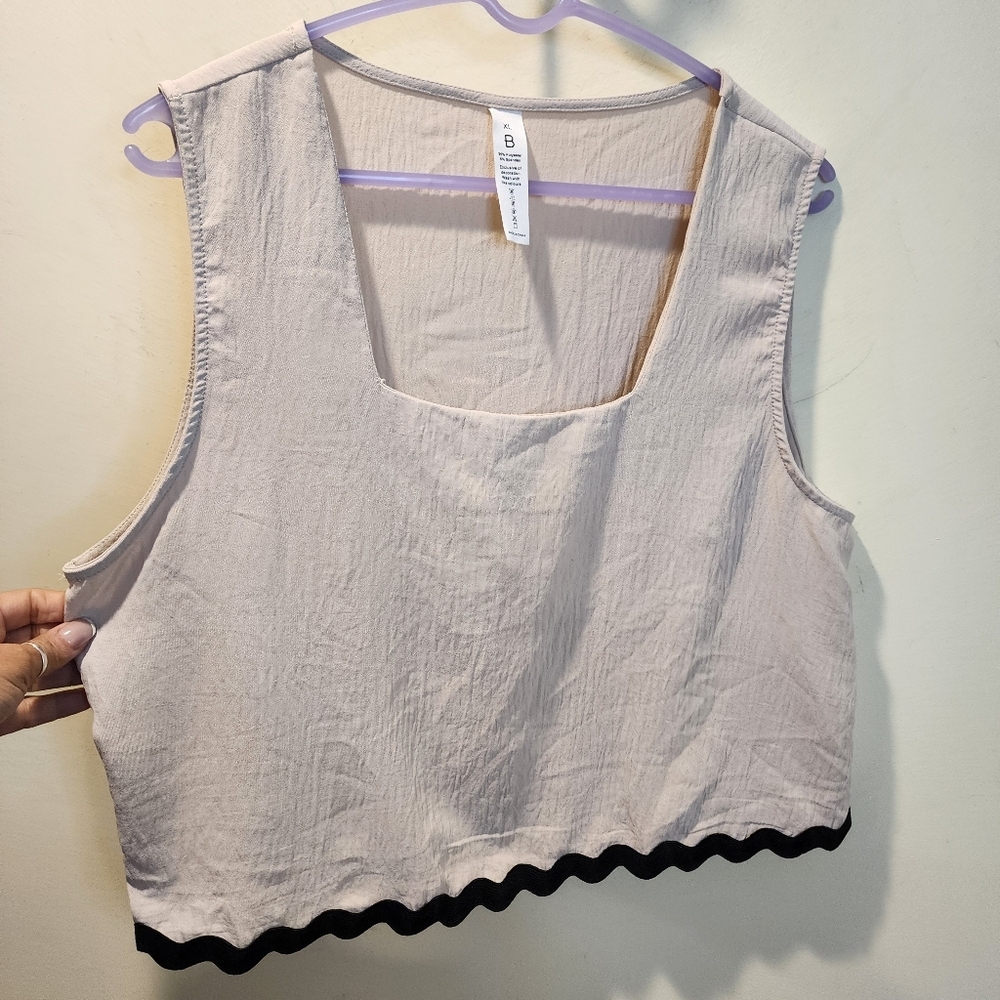 B Cream Sleeveless Top with Black Trim Size XL